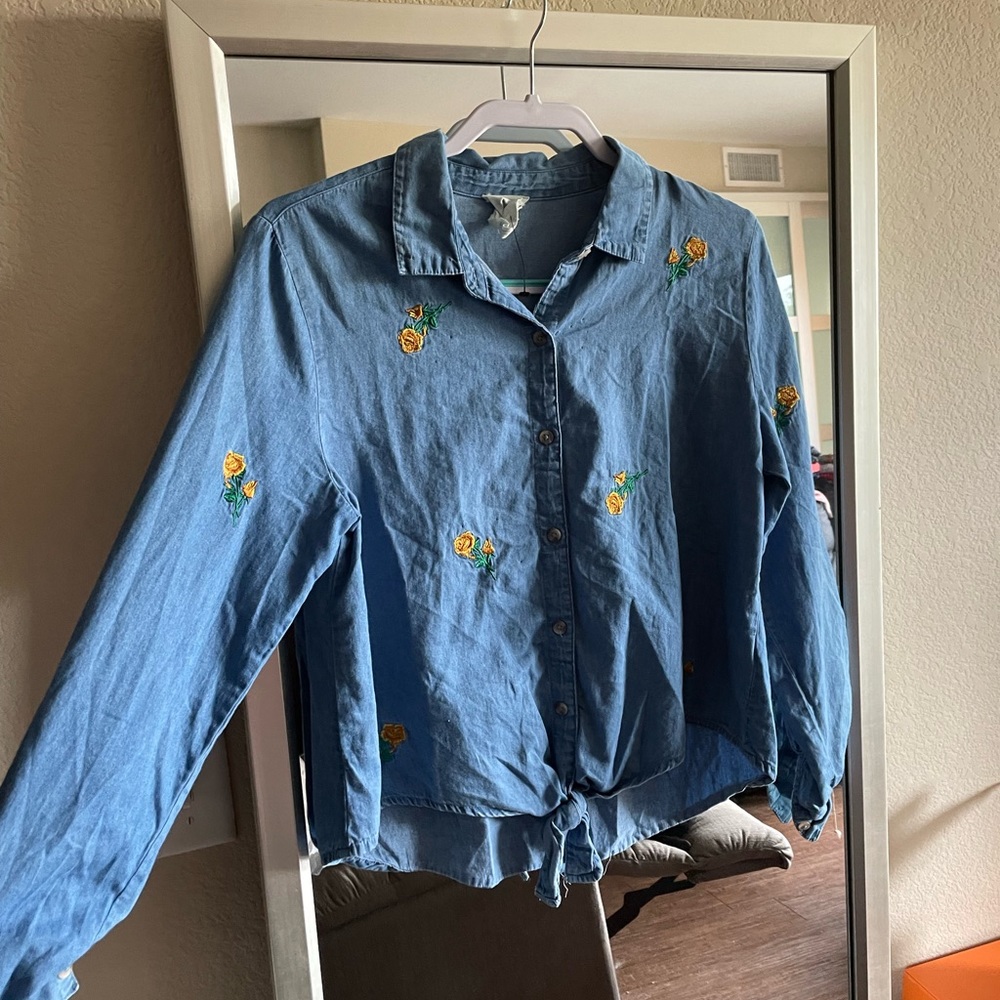 Franscesca’s floral jean front tie top, not cropped
